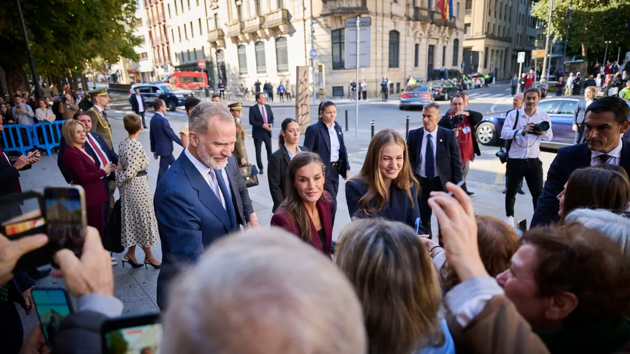 La Princesa Leonor, acompañada de los Reyes Felipe y Letizia, inicia en el Palacio de Navarra una visita a la Comunidad foral que se prolongará durante el viernes y el sábado.
PABLO LASAOSA