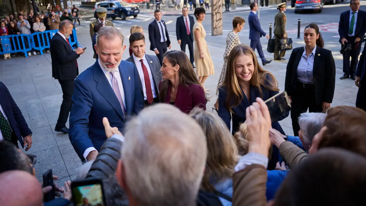 La Princesa Leonor, acompañada de los Reyes Felipe y Letizia, inicia en el Palacio de Navarra una visita a la Comunidad foral que se prolongará durante el viernes y el sábado.
PABLO LASAOSA