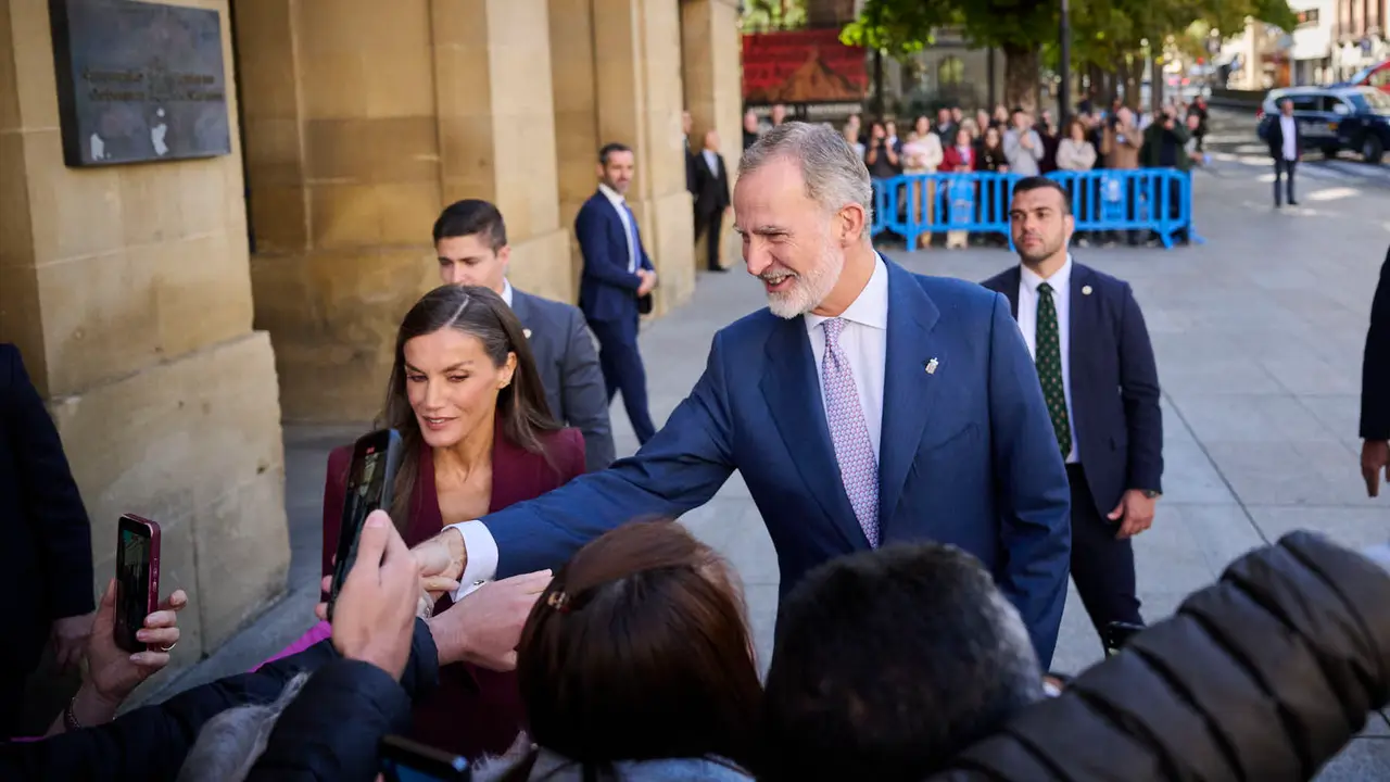 La Princesa Leonor, acompañada de los Reyes Felipe y Letizia, inicia en el Palacio de Navarra una visita a la Comunidad foral que se prolongará durante el viernes y el sábado.
PABLO LASAOSA