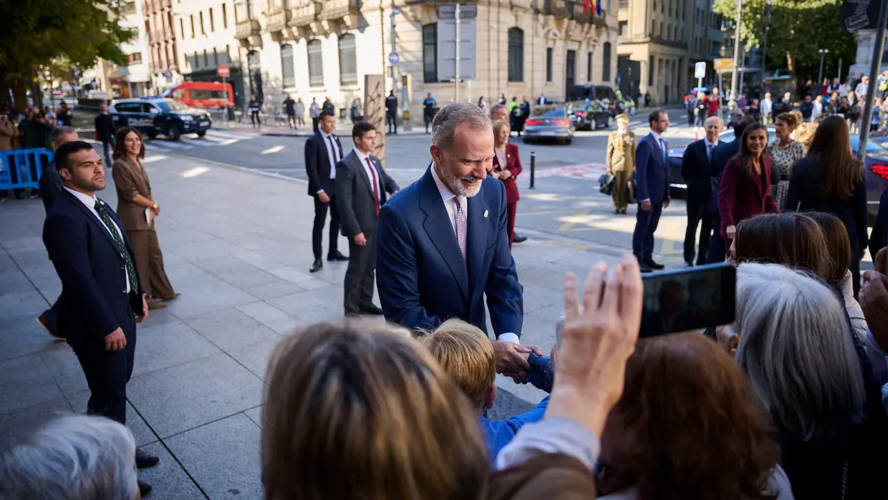 La Princesa Leonor, acompañada de los Reyes Felipe y Letizia, inicia en el Palacio de Navarra una visita a la Comunidad foral que se prolongará durante el viernes y el sábado.
PABLO LASAOSA