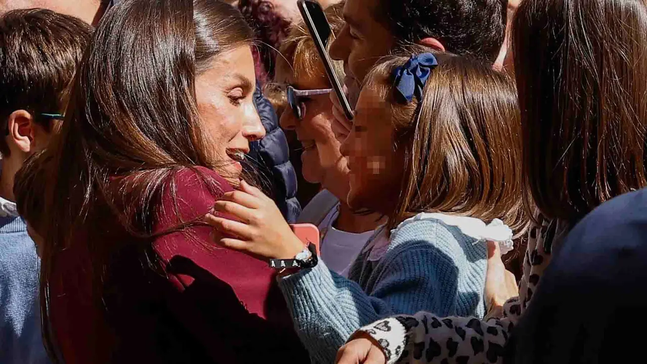 Queen Letizia greets people at the headquarters of Navarra's regional Government in Pamplona, Navarra, Spain on the first official visit of her daughter Princess Leonor as Crown Princess to the region of Navarra. With this visit, Crown Princess of Spain Leonor, who has the title of Princess of Viana, a town in Navarra, vouches this title that was created 602 years ago. EFE/ Villar Lopez
