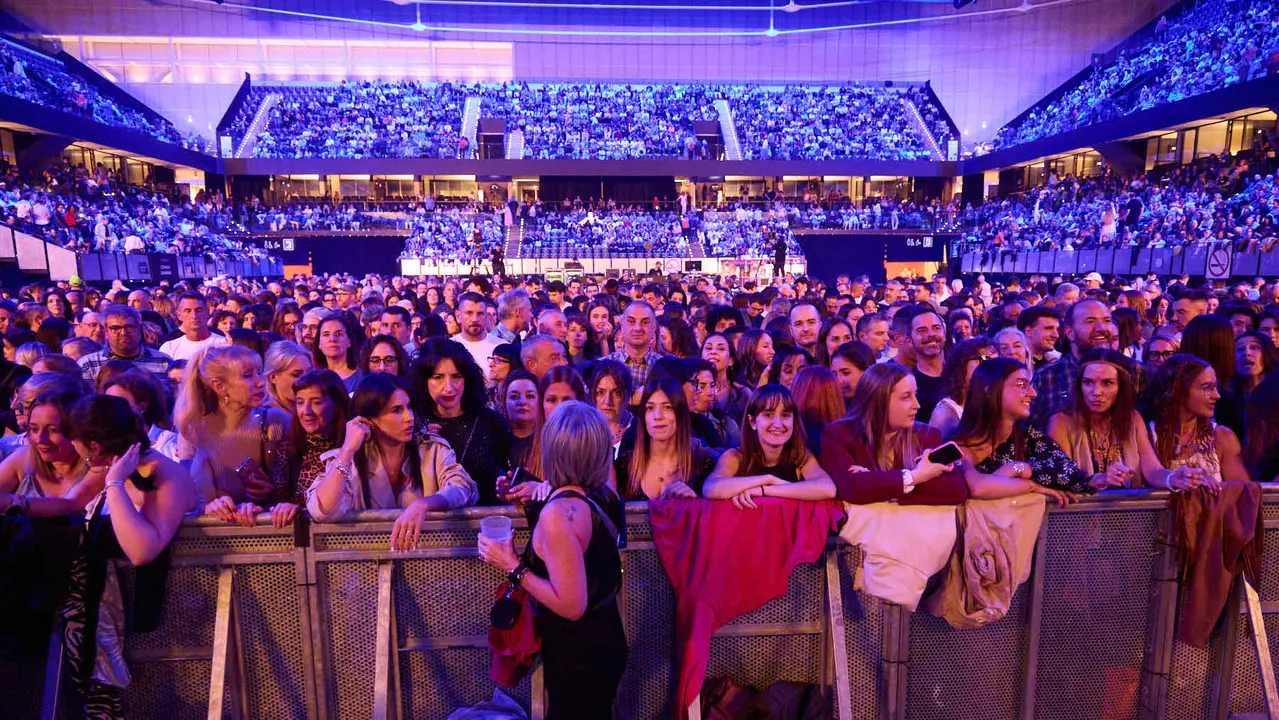 Concierto de Manuel Carrasco dentro de su gira Tour Salvaje en el pabellón Navarra Arena de Pamplona. IÑIGO ALZUGARAY