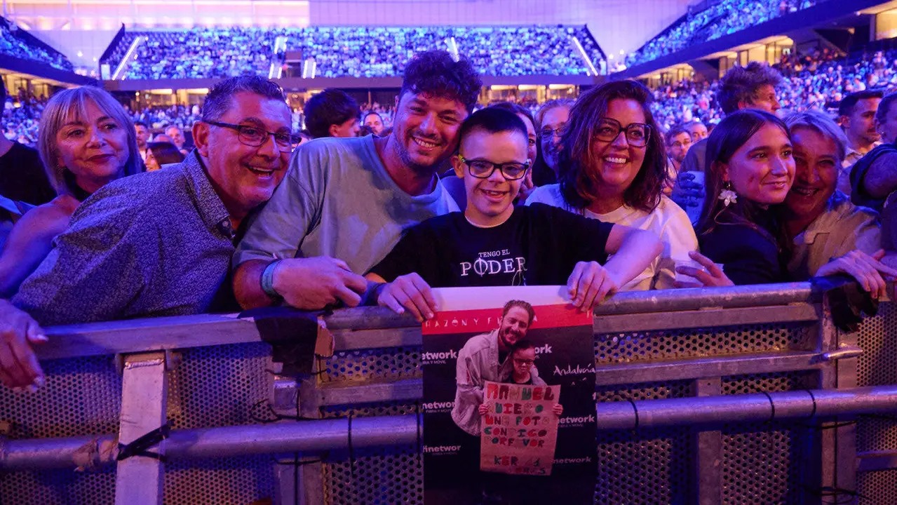 Concierto de Manuel Carrasco dentro de su gira Tour Salvaje en el pabellón Navarra Arena de Pamplona. IÑIGO ALZUGARAY