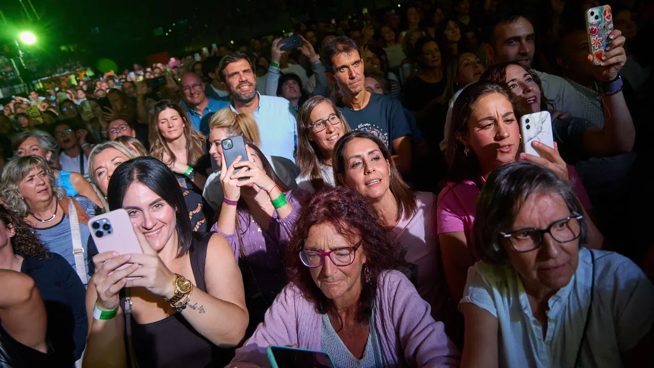 Concierto de Manuel Carrasco dentro de su gira Tour Salvaje en el pabellón Navarra Arena de Pamplona. IÑIGO ALZUGARAY