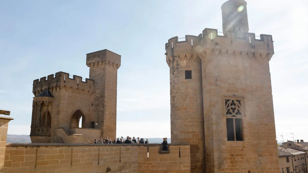 Segunda jornada de la visita de la Princesa Leonor y los Reyes Felipe VI y Letizia a Navarra en el Palacio Real de Olite. EFE