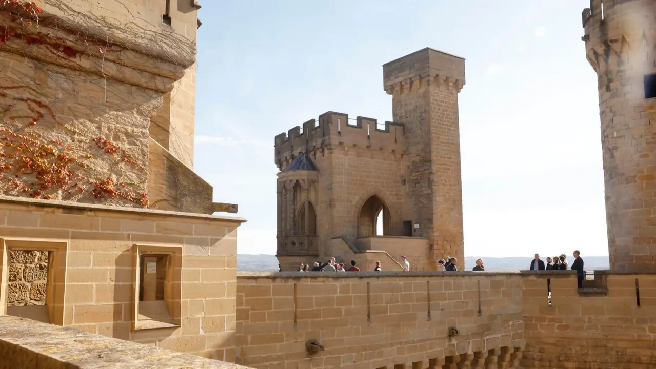 Segunda jornada de la visita de la Princesa Leonor y los Reyes Felipe VI y Letizia a Navarra en el Palacio Real de Olite. EFE