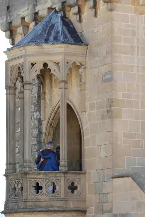 Segunda jornada de la visita de la Princesa Leonor y los Reyes Felipe VI y Letizia a Navarra en el Palacio Real de Olite. EFE