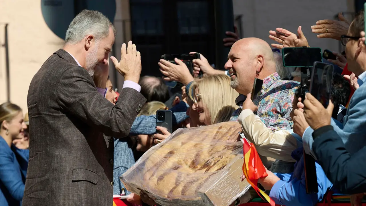 La princesa Leonor, acompañada de sus padres, los reyes Felipe VI y Letizia cierran en Tudela una visita real a Navarra de dos días. EFE