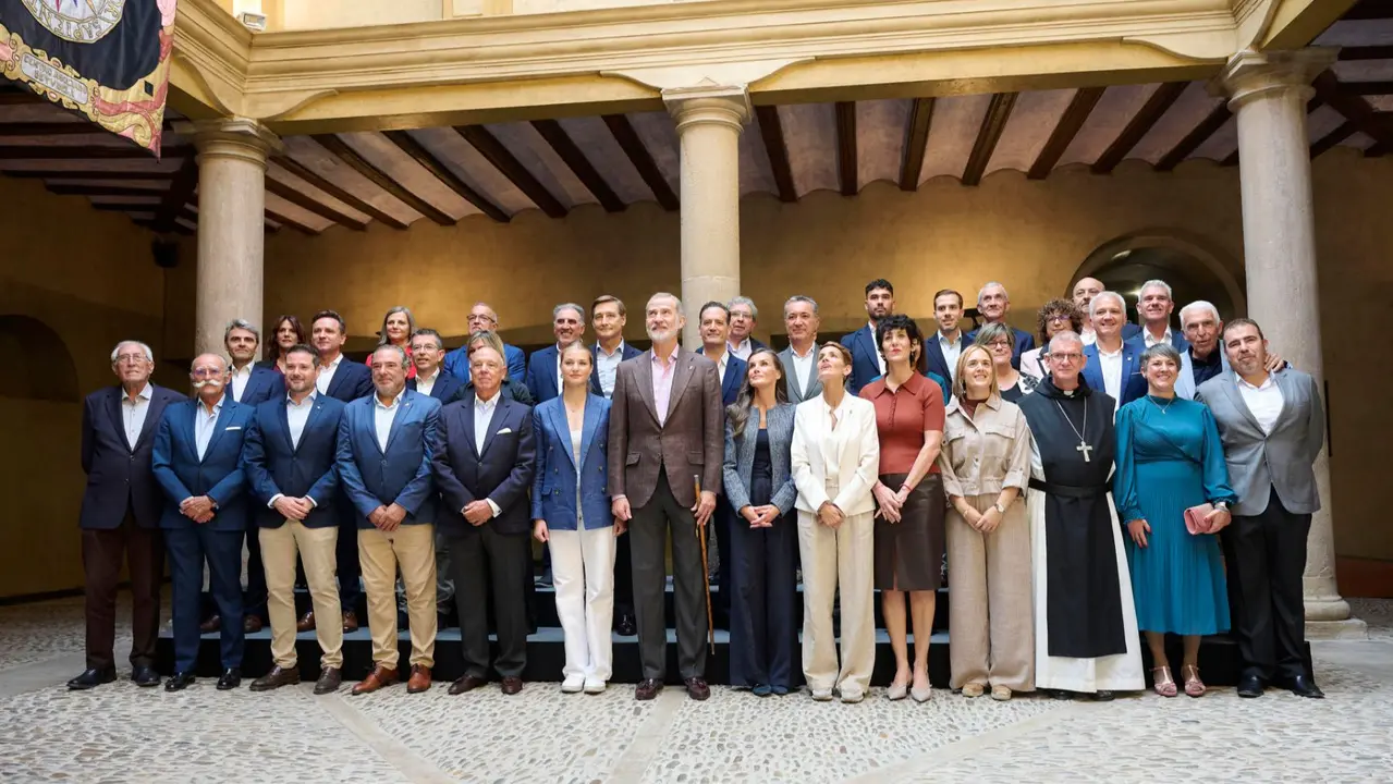 La princesa Leonor, acompañada de sus padres, los reyes Felipe VI y Letizia cierran en Tudela una visita real a Navarra de dos días. EFE