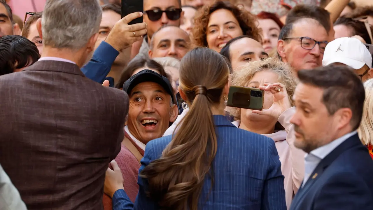 La princesa Leonor, acompañada de sus padres, los reyes Felipe VI y Letizia cierran en Tudela una visita real a Navarra de dos días. EFE