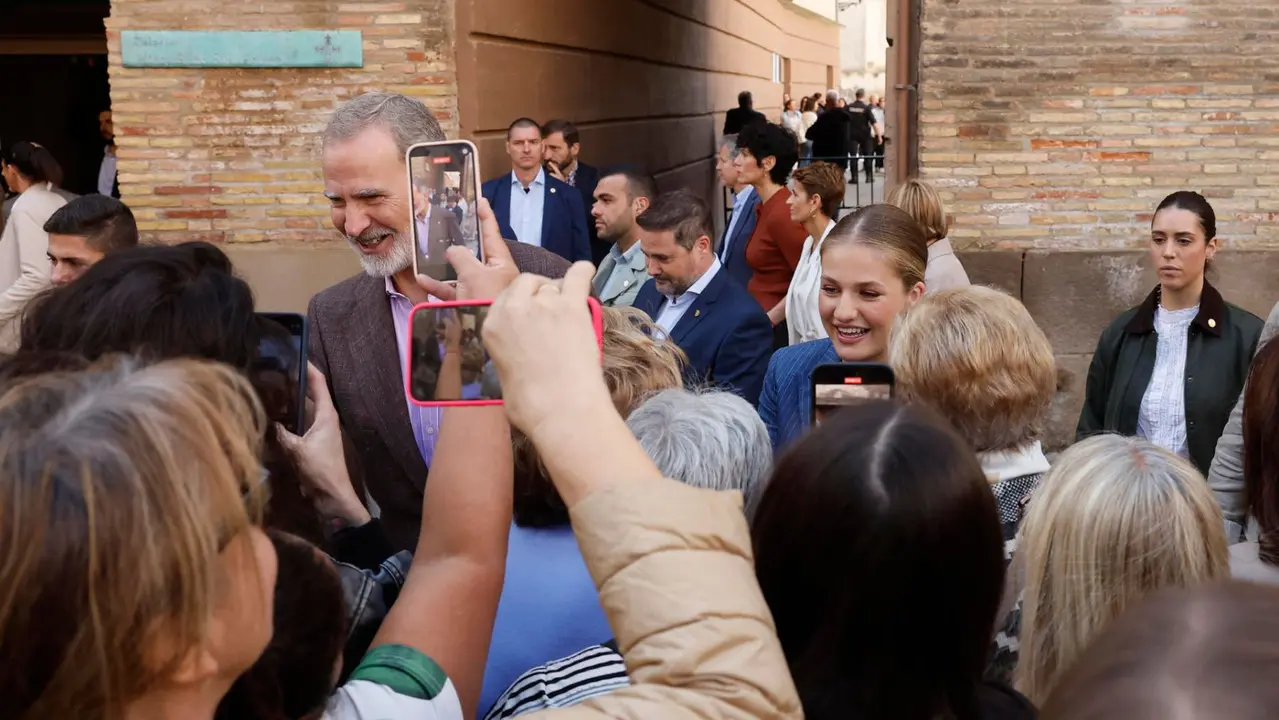 La princesa Leonor, acompañada de sus padres, los reyes Felipe VI y Letizia cierran en Tudela una visita real a Navarra de dos días. EFE