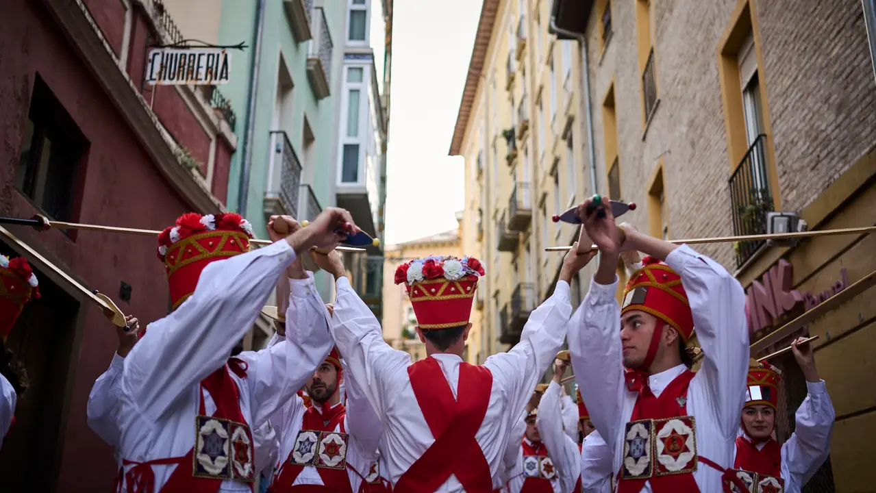Procesión de San Fermín de Aldapa desde la Basílica de Corazonistas. PABLO LASAOSA