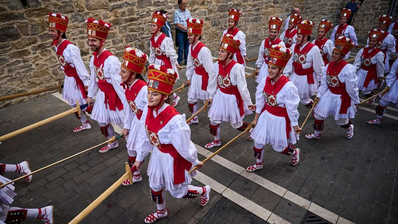 Procesión de San Fermín de Aldapa desde la Basílica de Corazonistas. PABLO LASAOSA