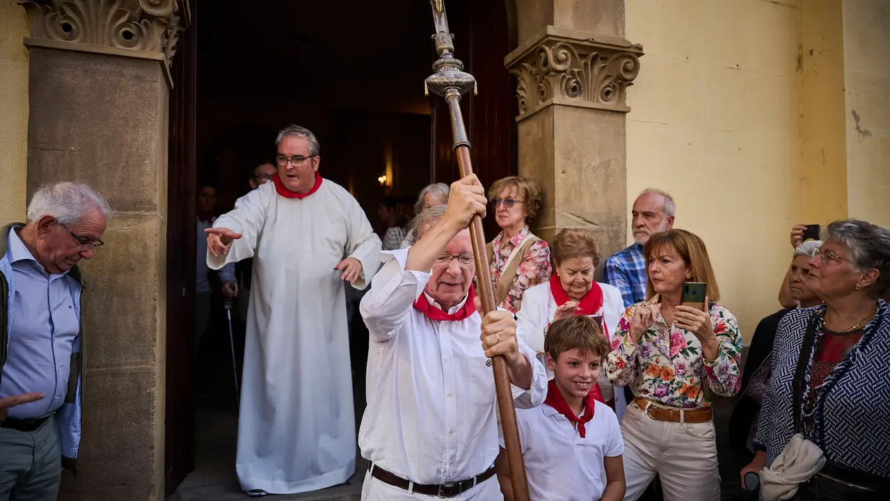Procesión de San Fermín de Aldapa desde la Basílica de Corazonistas. PABLO LASAOSA