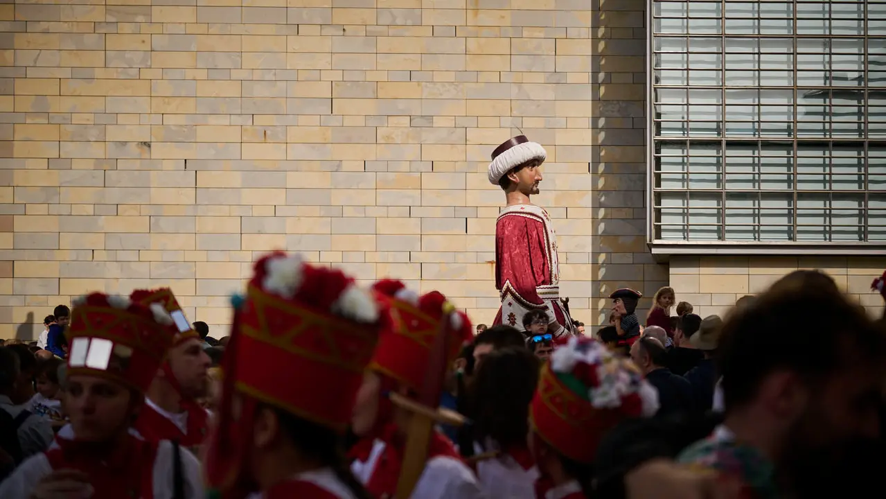 Procesión de San Fermín de Aldapa desde la Basílica de Corazonistas. PABLO LASAOSA