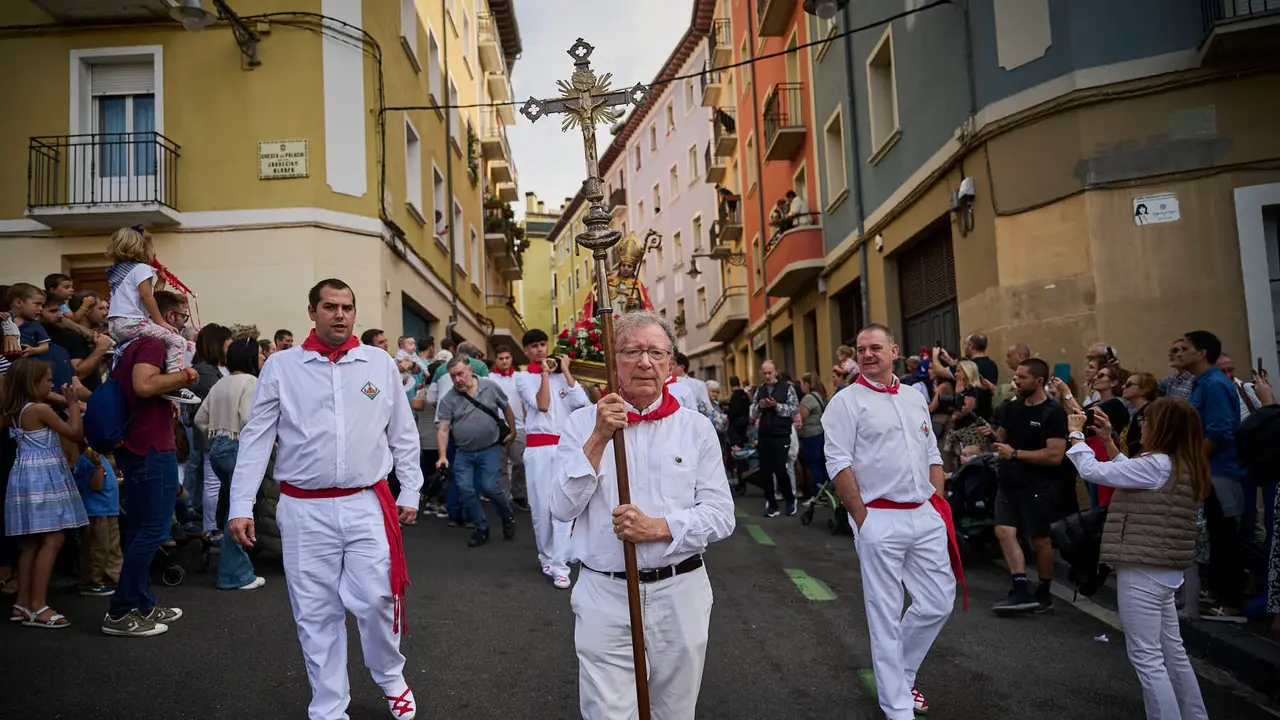 Procesión de San Fermín de Aldapa desde la Basílica de Corazonistas. PABLO LASAOSA