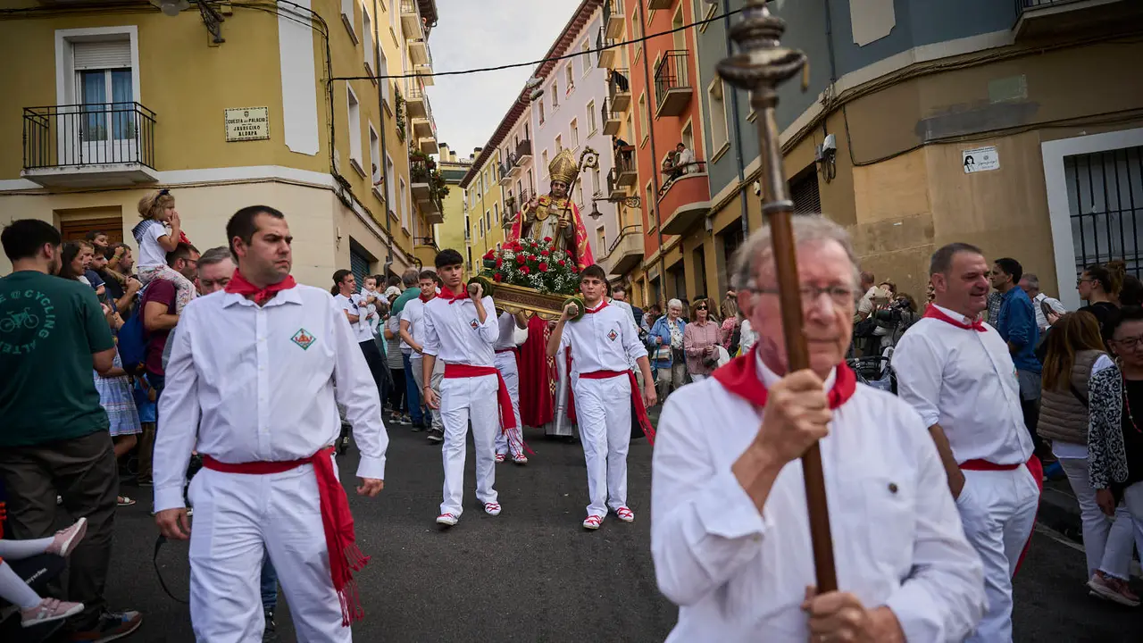 Procesión de San Fermín de Aldapa desde la Basílica de Corazonistas. PABLO LASAOSA