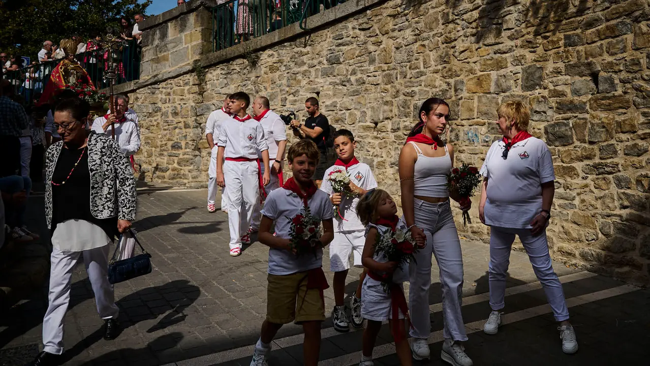 Procesión de San Fermín de Aldapa desde la Basílica de Corazonistas. PABLO LASAOSA