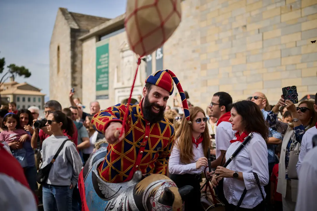 Procesión de San Fermín de Aldapa desde la Basílica de Corazonistas. PABLO LASAOSA
