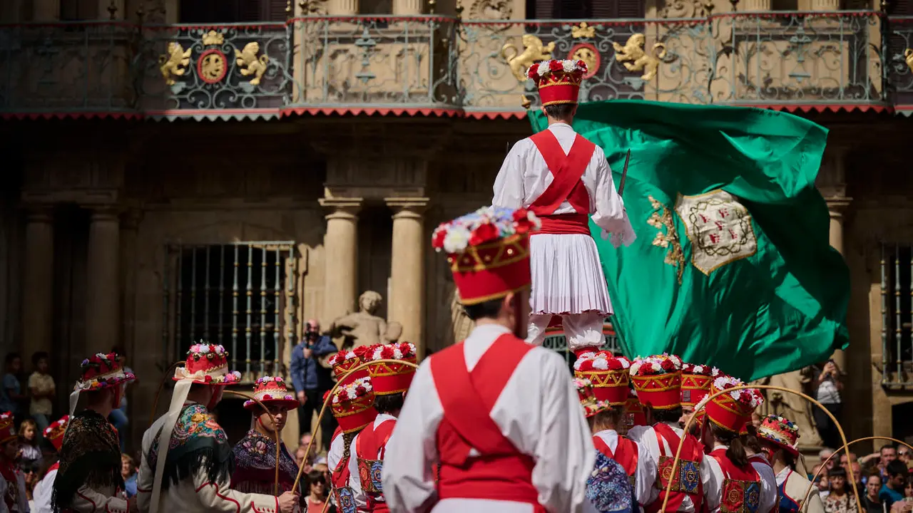 Procesión de San Fermín de Aldapa desde la Basílica de Corazonistas. PABLO LASAOSA