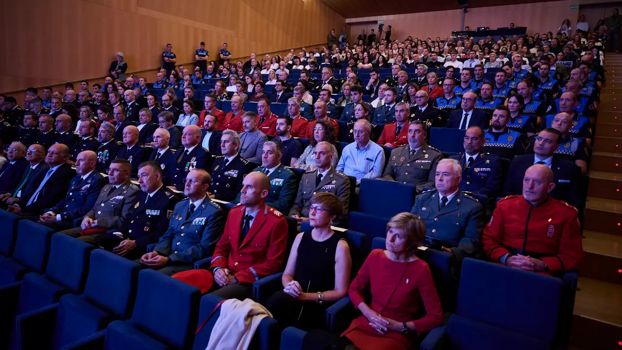 Acto institucional con motivo de la festividad de San Miguel, patrón de la Policía Municipal de Pamplona, en el que se entregarán medallas de servicios distinguidos, felicitaciones públicas y reconocimientos ciudadanos. PABLO LASAOSA