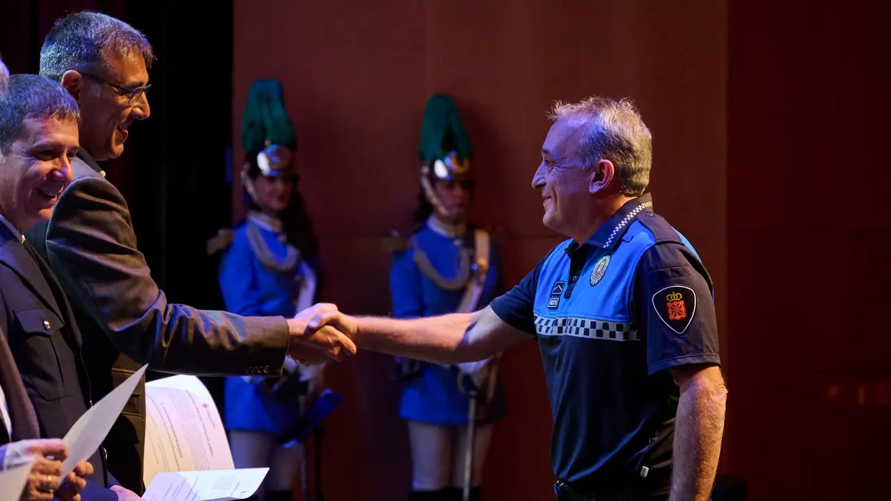 Acto institucional con motivo de la festividad de San Miguel, patrón de la Policía Municipal de Pamplona, en el que se entregarán medallas de servicios distinguidos, felicitaciones públicas y reconocimientos ciudadanos. PABLO LASAOSA