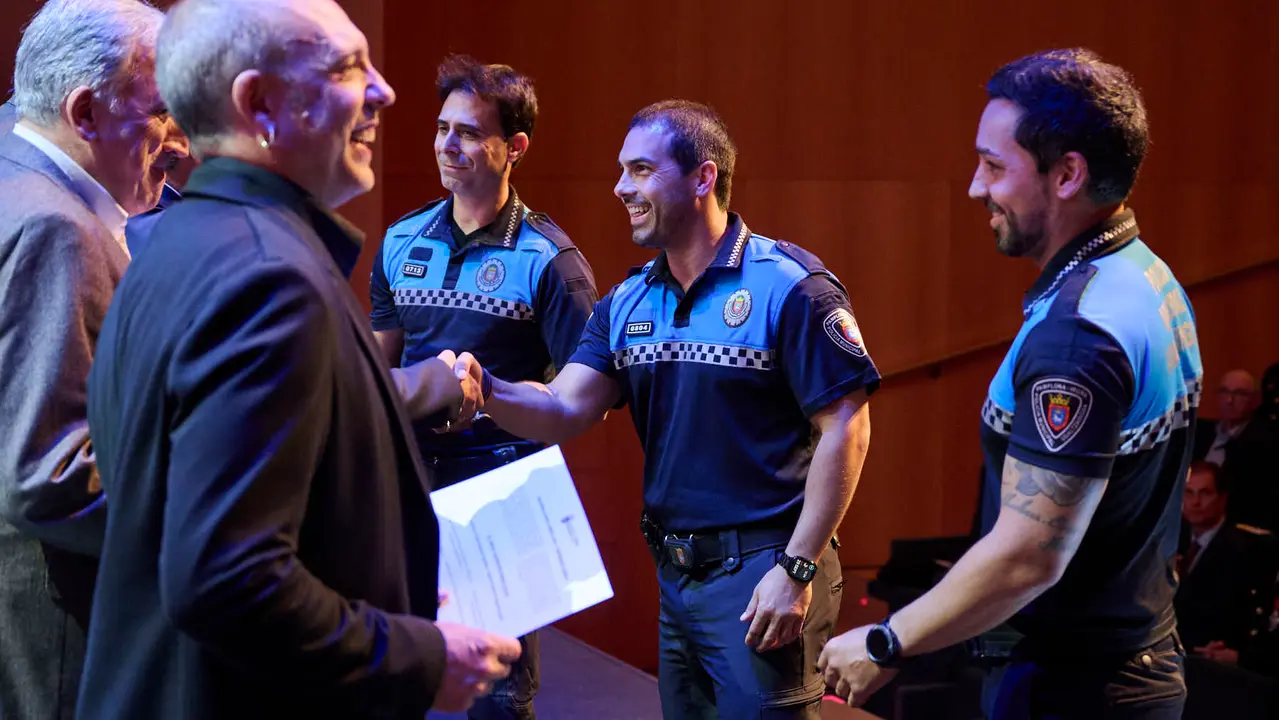 Acto institucional con motivo de la festividad de San Miguel, patrón de la Policía Municipal de Pamplona, en el que se entregarán medallas de servicios distinguidos, felicitaciones públicas y reconocimientos ciudadanos. PABLO LASAOSA