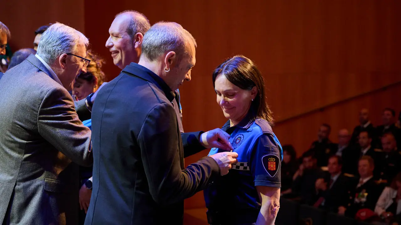 Acto institucional con motivo de la festividad de San Miguel, patrón de la Policía Municipal de Pamplona, en el que se entregarán medallas de servicios distinguidos, felicitaciones públicas y reconocimientos ciudadanos. PABLO LASAOSA