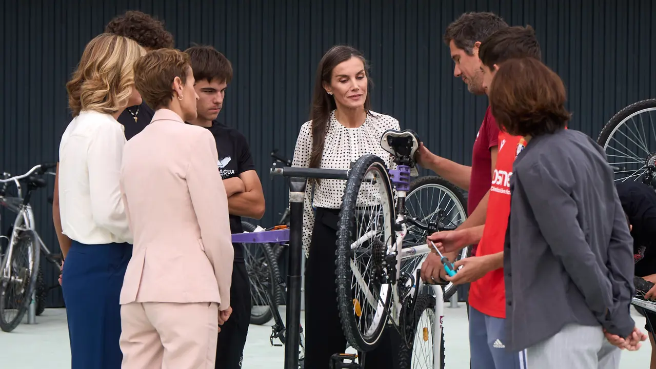 La Reina Letizia visita el Centro Integrado Politécnico de FP de Lumbier para inaugurar el curso escolar 2025-2026. IÑIGO ALZUGARAY