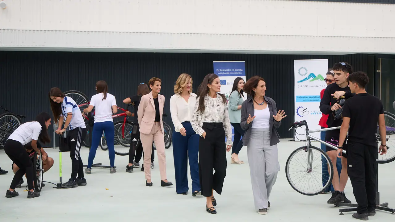 La Reina Letizia visita el Centro Integrado Politécnico de FP de Lumbier para inaugurar el curso escolar 2025-2026. IÑIGO ALZUGARAY