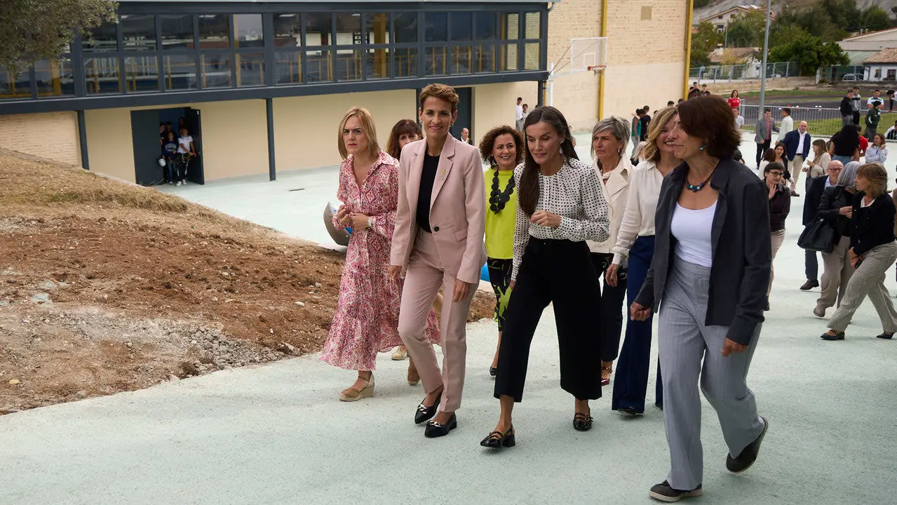 La Reina Letizia visita el Centro Integrado Politécnico de FP de Lumbier para inaugurar el curso escolar 2025-2026. IÑIGO ALZUGARAY