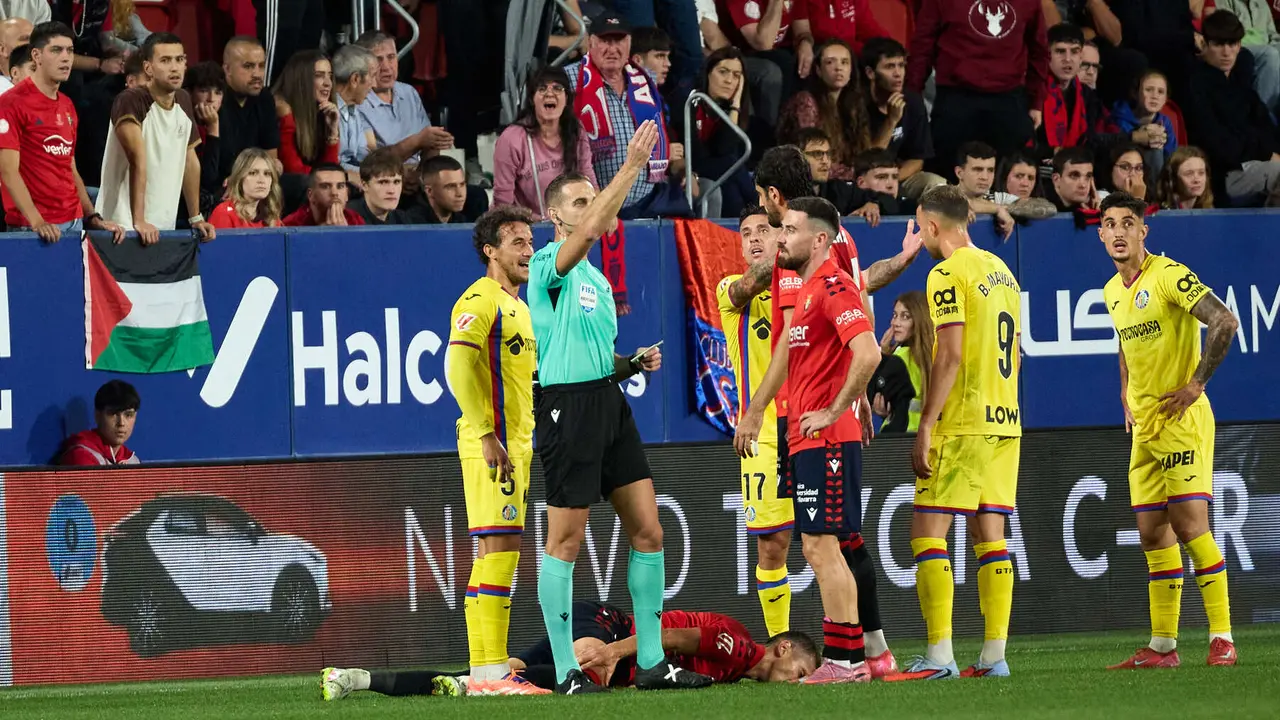 Partido de La Liga EA Sports entre CA Osasuna y Getafe CF disputado en el estadio de El Sadar en Pamplona. IÑIGO ALZUGARAY