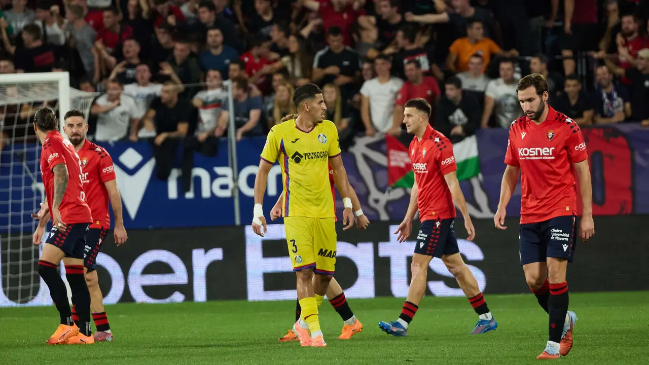Partido de La Liga EA Sports entre CA Osasuna y Getafe CF disputado en el estadio de El Sadar en Pamplona. IÑIGO ALZUGARAY
