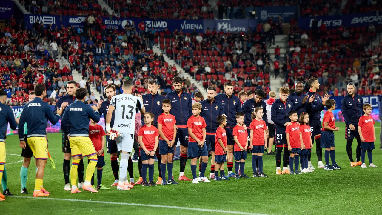 Partido de La Liga EA Sports entre CA Osasuna y Getafe CF disputado en el estadio de El Sadar en Pamplona. IÑIGO ALZUGARAY