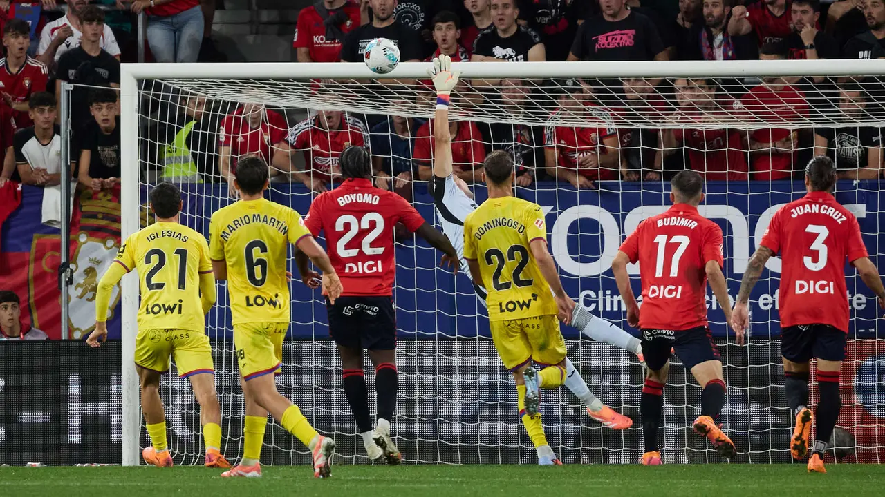 Los jugadores de Osasuna celebran el gol de Abel Bretones (1-1) durante el partido de La Liga EA Sports entre CA Osasuna y Getafe CF disputado en el estadio de El Sadar en Pamplona. IÑIGO ALZUGARAY