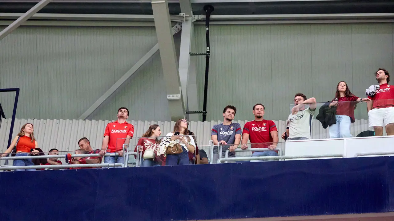 La grada del estadio de El Sadar durante el partido de La Liga EA Sports entre CA Osasuna y Getafe CF disputado en Pamplona. IÑIGO ALZUGARAY