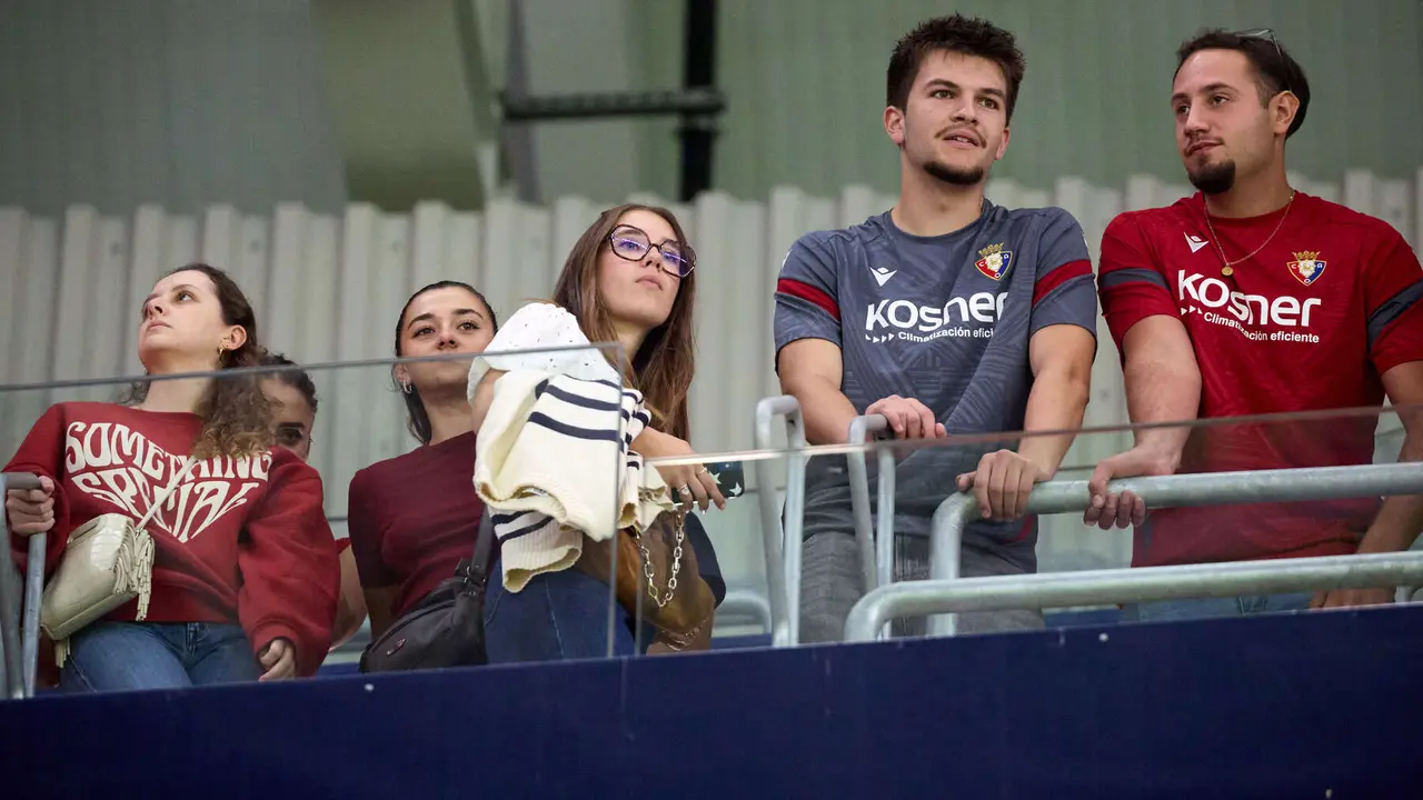 La grada del estadio de El Sadar durante el partido de La Liga EA Sports entre CA Osasuna y Getafe CF disputado en Pamplona. IÑIGO ALZUGARAY