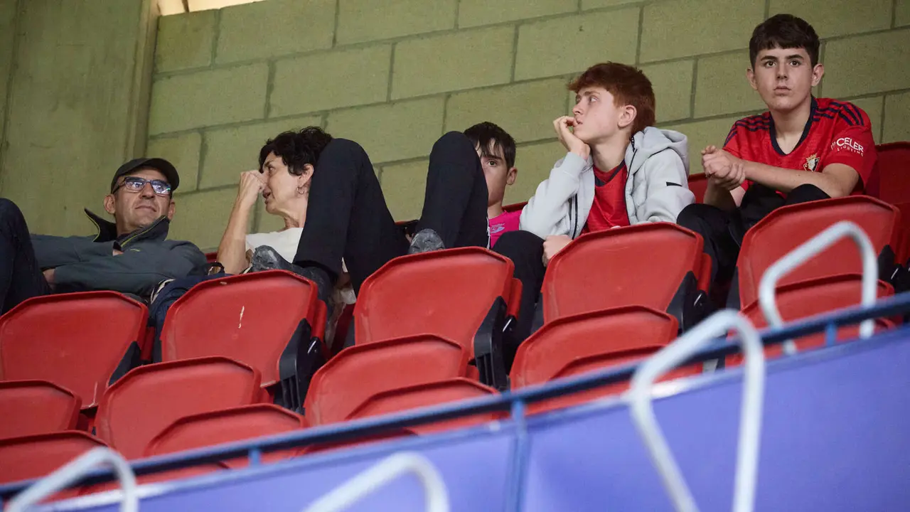 La grada del estadio de El Sadar durante el partido de La Liga EA Sports entre CA Osasuna y Getafe CF disputado en Pamplona. IÑIGO ALZUGARAY