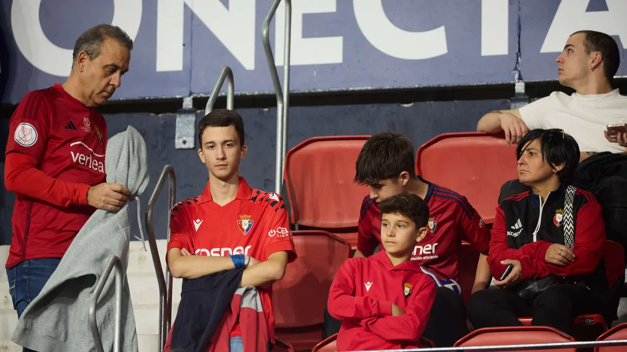 La grada del estadio de El Sadar durante el partido de La Liga EA Sports entre CA Osasuna y Getafe CF disputado en Pamplona. IÑIGO ALZUGARAY