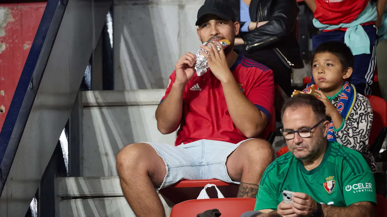 La grada del estadio de El Sadar durante el partido de La Liga EA Sports entre CA Osasuna y Getafe CF disputado en Pamplona. IÑIGO ALZUGARAY