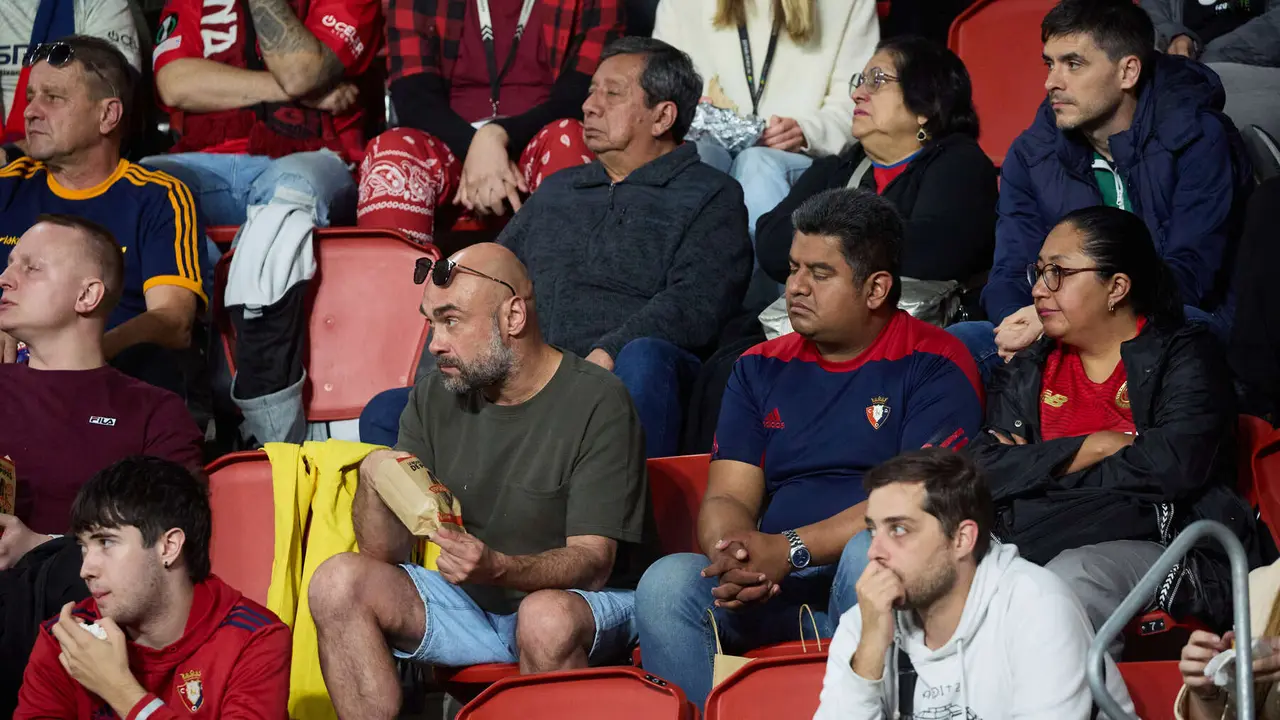 La grada del estadio de El Sadar durante el partido de La Liga EA Sports entre CA Osasuna y Getafe CF disputado en Pamplona. IÑIGO ALZUGARAY