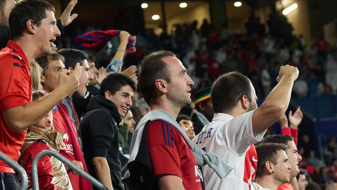 La grada del estadio de El Sadar durante el partido de La Liga EA Sports entre CA Osasuna y Getafe CF disputado en Pamplona. IÑIGO ALZUGARAY