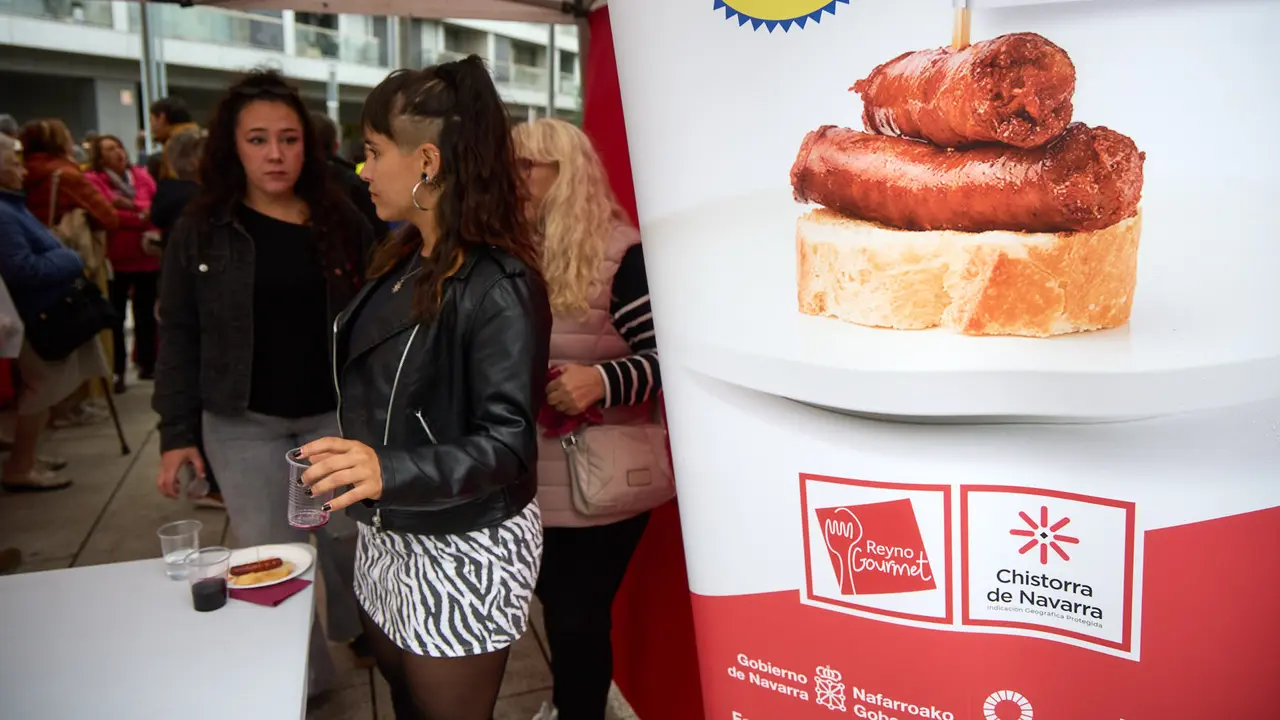 Fiesta de la Txistorra en el barrio de La Milagrosa de Pamplona con la entrega de los premios del XIX Concurso Navarro de Txistorra. IÑIGO ALZUGARAY