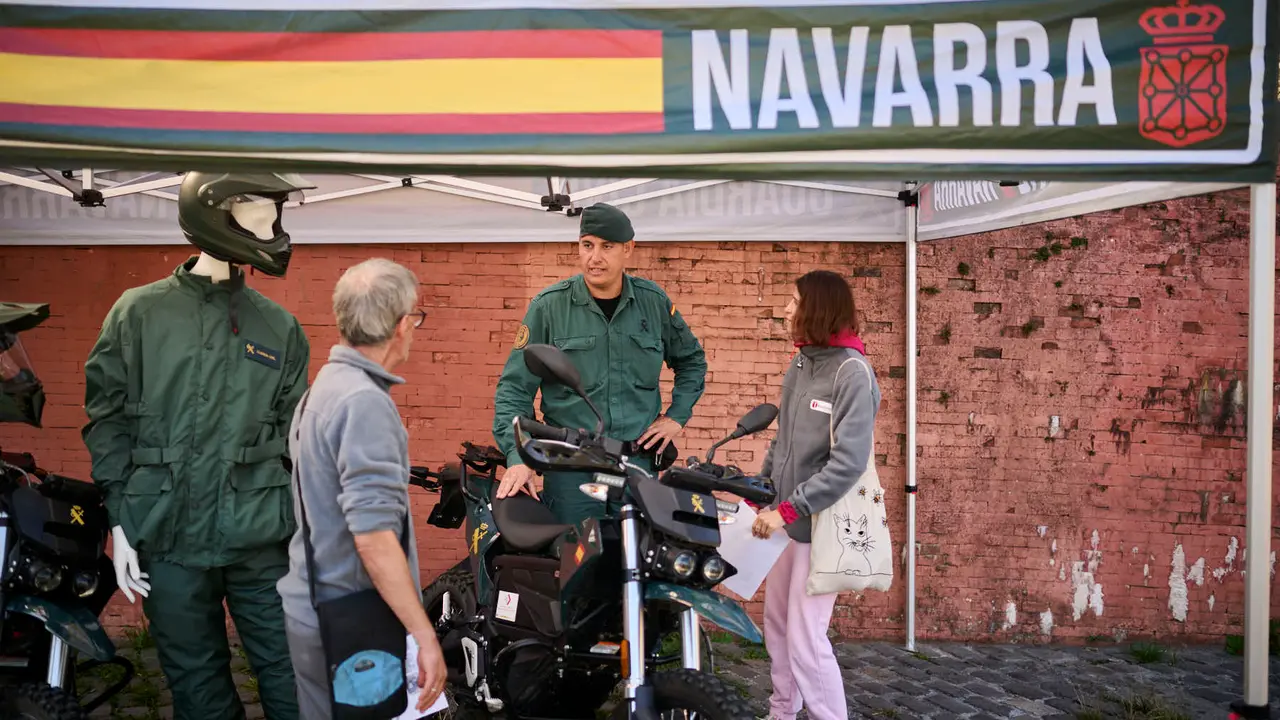 La Guardia Civil realiza una exposición de medios en el marco de la celebración de su patrona. PABLO LASAOSA