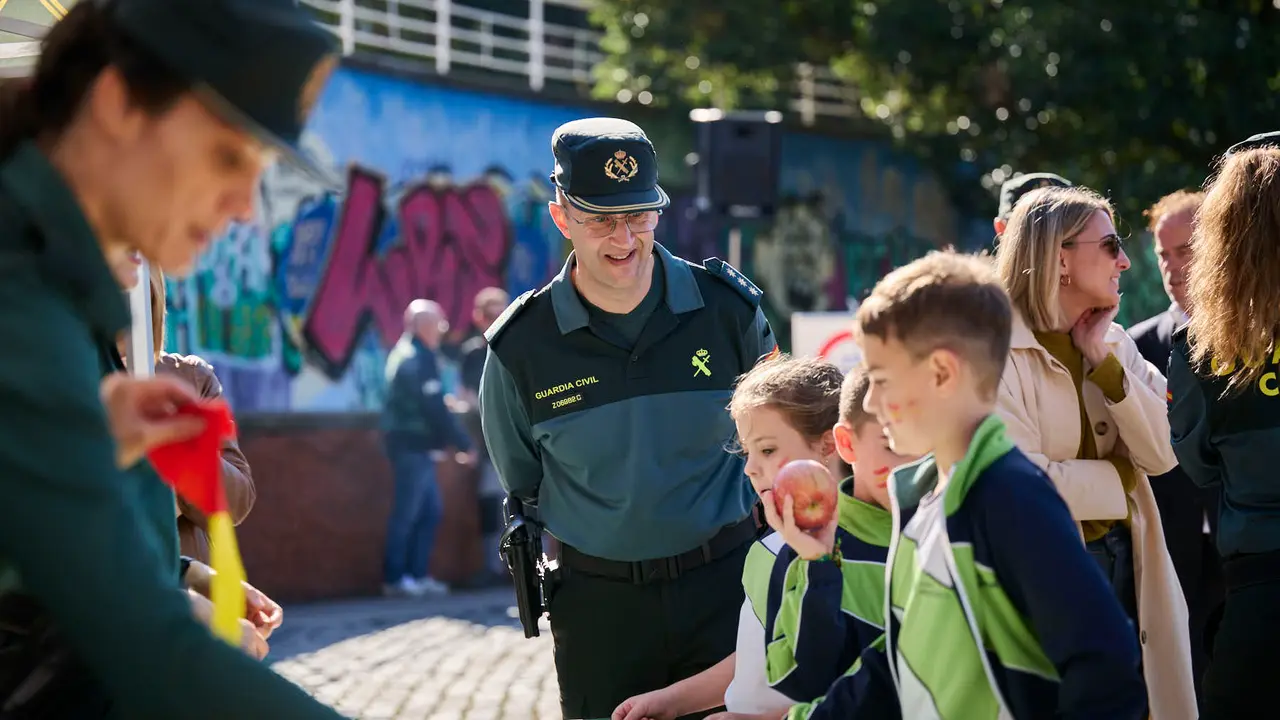 La Guardia Civil realiza una exposición de medios en el marco de la celebración de su patrona. PABLO LASAOSA
