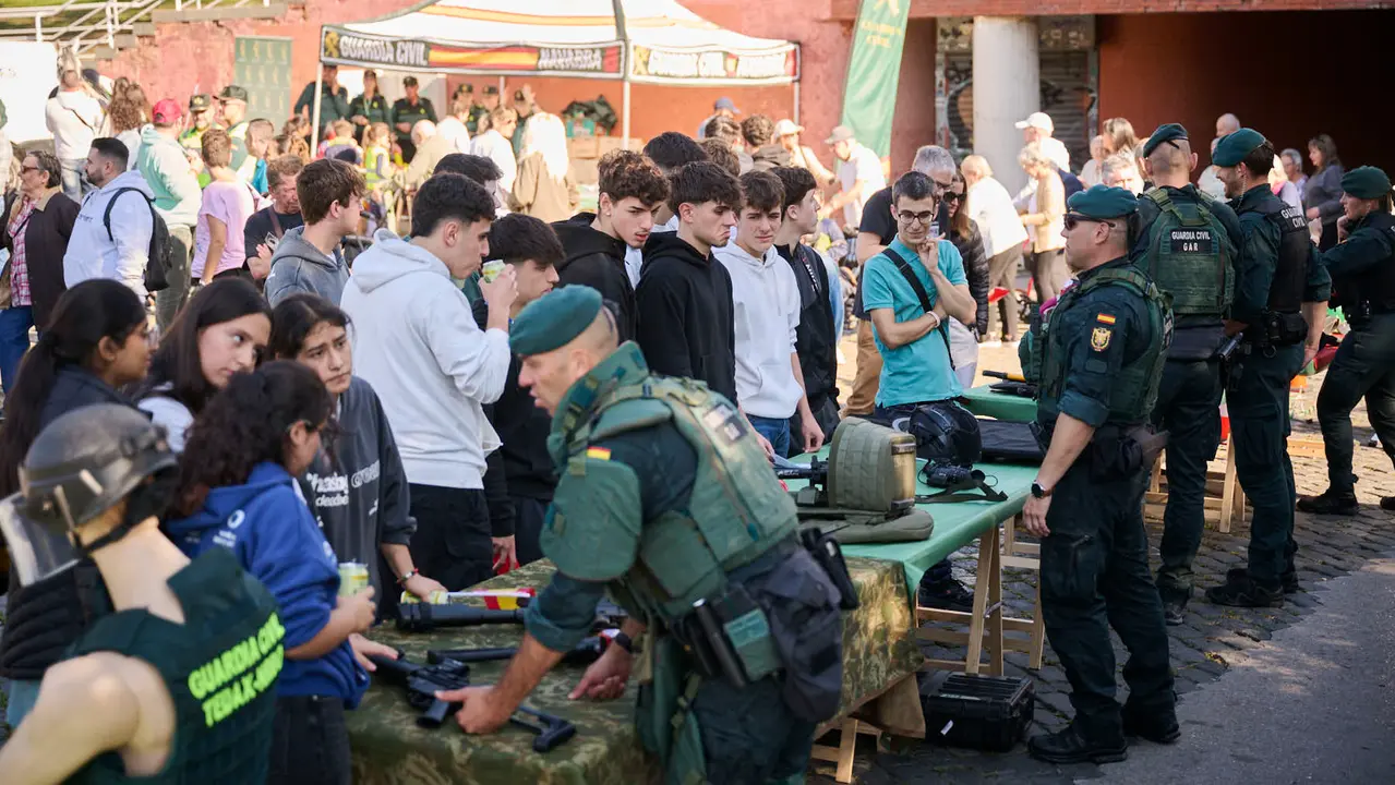 La Guardia Civil realiza una exposición de medios en el marco de la celebración de su patrona. PABLO LASAOSA