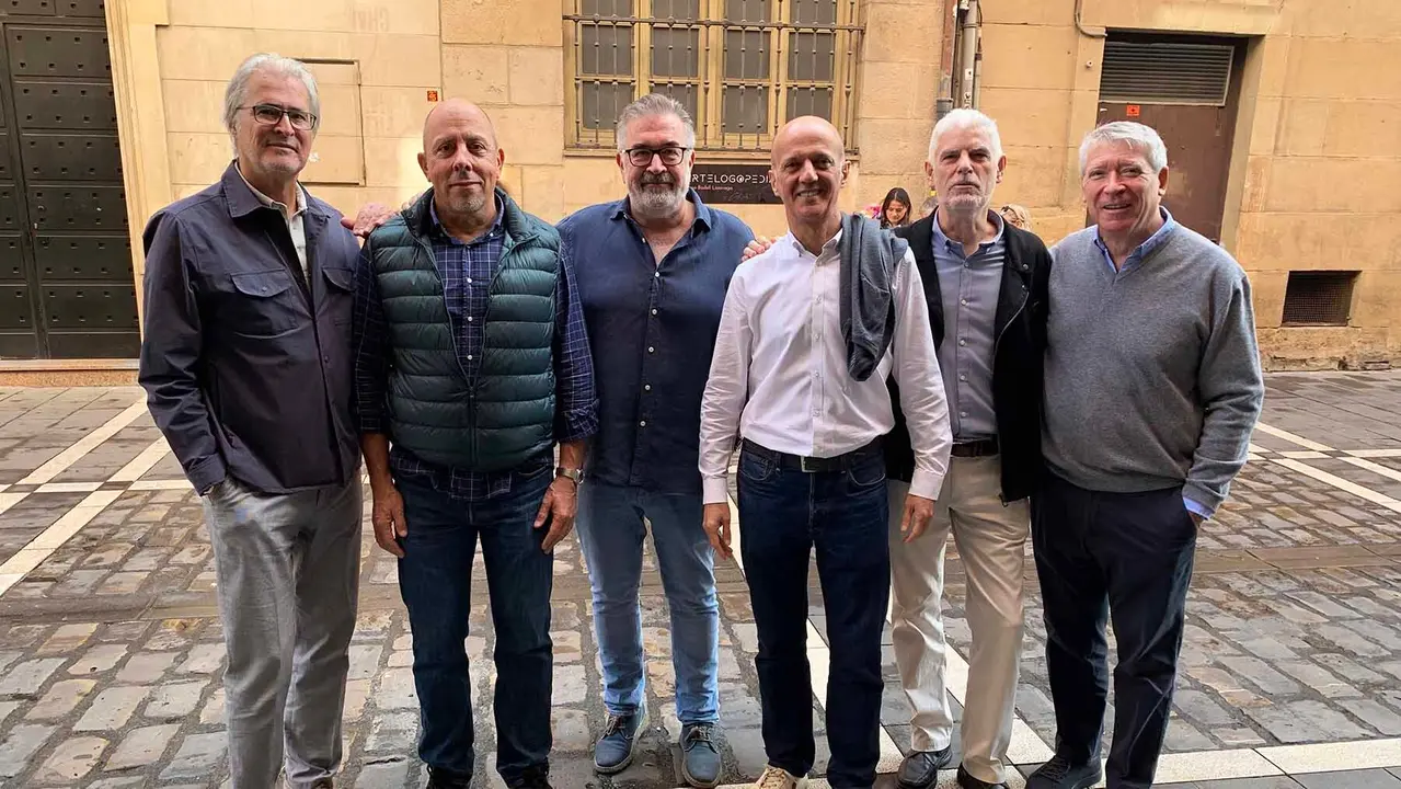 Comida de un grupo de exalumnos del colegio El Redín en Pamplona. Navarra.com