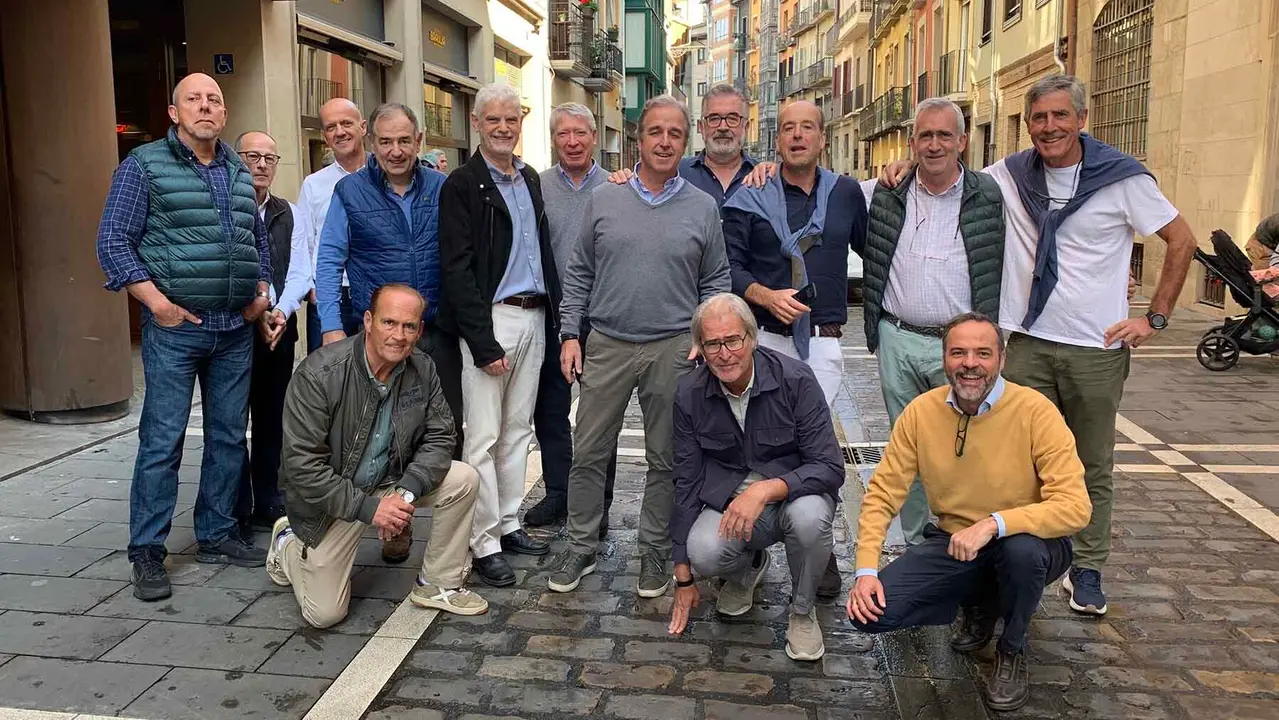 Comida de un grupo de exalumnos del colegio El Redín en Pamplona. Navarra.com