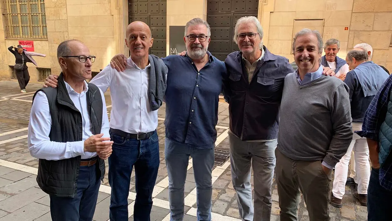 Comida de un grupo de exalumnos del colegio El Redín en Pamplona. Navarra.com