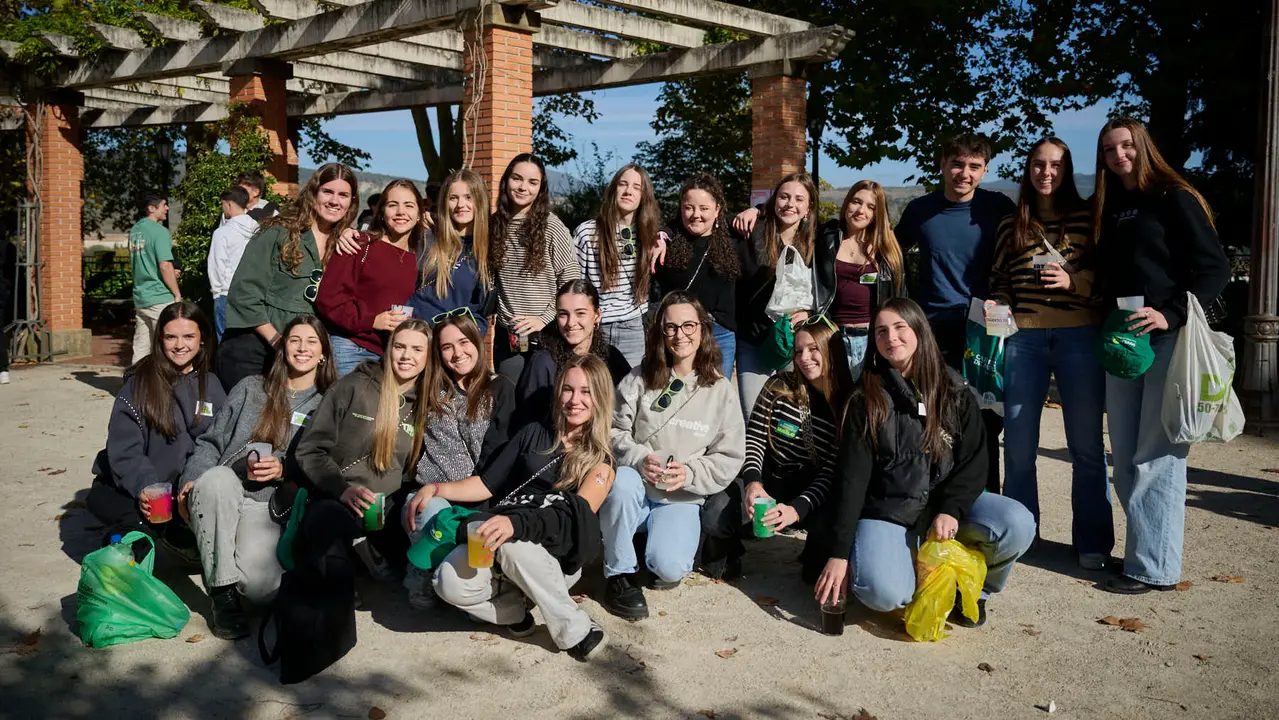 Cientos de universitarios disfrutan de la Carpa Universitaria de otoño 2025. PABLO LASAOSA